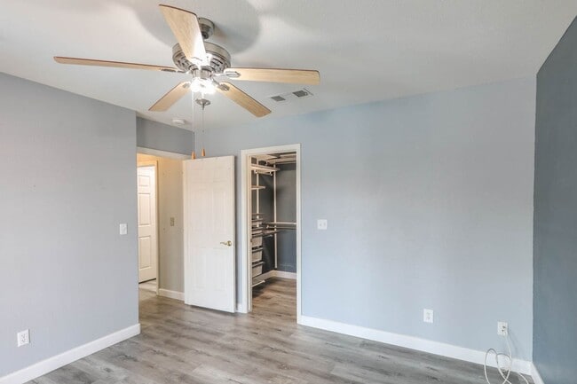 Building Photo - West Vegas Pool Home With First Floor Bed ...
