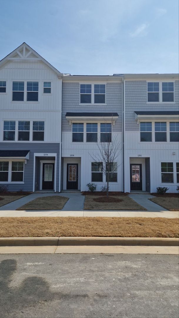 Building Photo - 3BR Townhome • Brand-New Build • Garage Parking