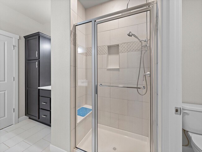 Building Photo - Move-In Ready, 3BR/2BA Townhome in Loveland with Modern Finishes