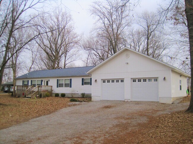 Building Photo - 413 W Main St
