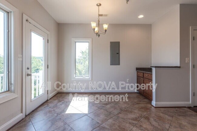 Building Photo - 1384 Talbert Ct SE