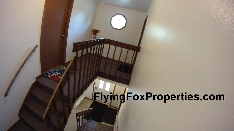 Building Photo - 231 Ash St