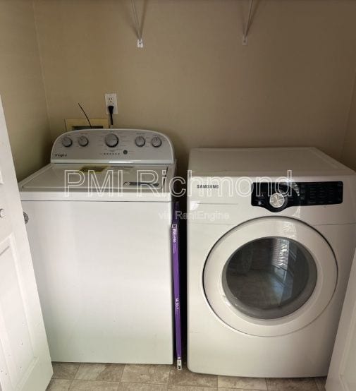 Building Photo - 33 Fairwood Dr