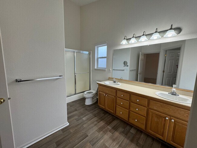 Building Photo - 3 bedroom 2 bath home in Sutherlin