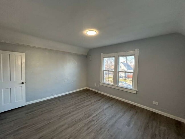 Building Photo - Spacious Corner-Lot Opportunity in Lorain!