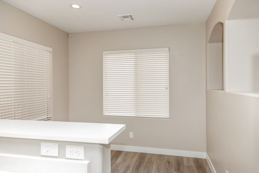 Building Photo - 5864 Cape Hatteras Ct