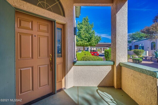 Building Photo - 2421 W Via Di Silvio