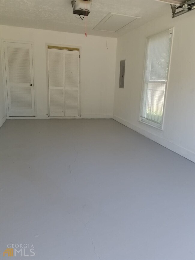 Building Photo - 2110 Country Walk Way SE