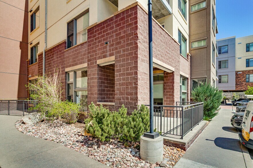 Building Photo - 3701 Arapahoe Ave
