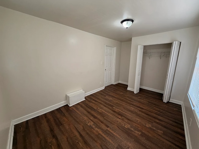 Building Photo - 3 Bed with extra loft room upstairs and 2 Bath in Atlanta!