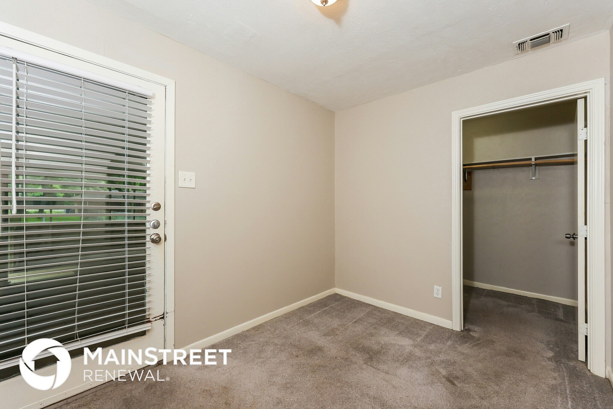 Building Photo - 1706 Enchanted Ln