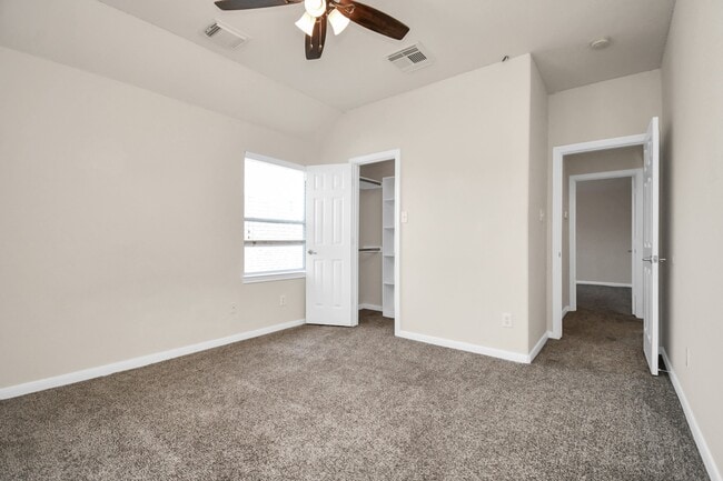 Building Photo - 8627 Sweet Pasture Dr