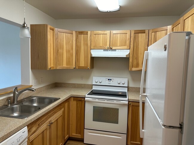 Building Photo - 3479 Landings St