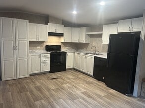 Building Photo - 82 Donna Ln