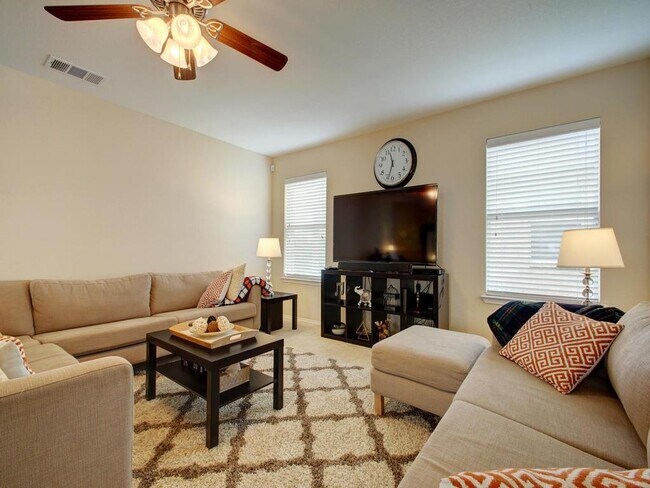 Building Photo - 3420 Bach Dr