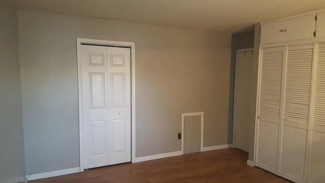 Building Photo - 15A E Daisy Ln