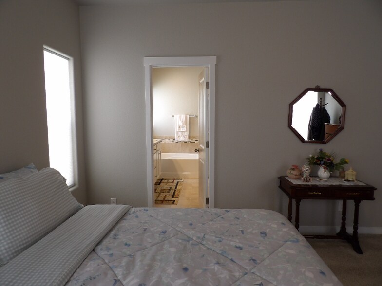 Building Photo - 1552 Grand Overlook St