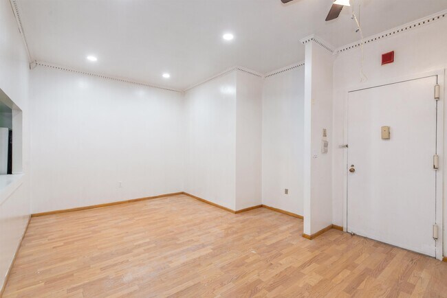 Building Photo - 111 Mulberry St
