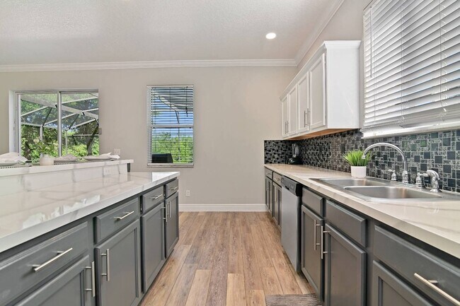 Building Photo - 701 Kettering Rd