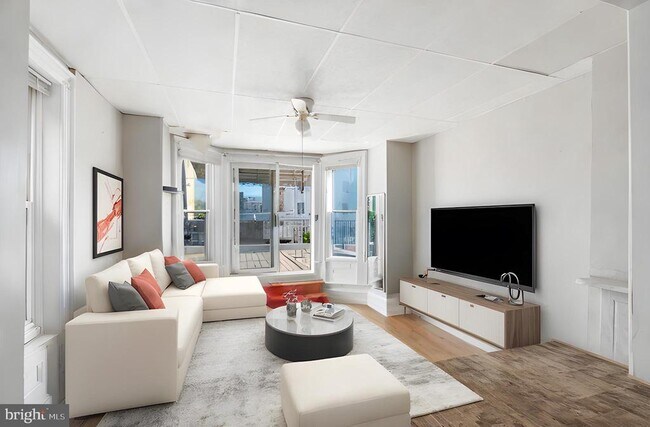 Building Photo - 711 Corinthian Ave