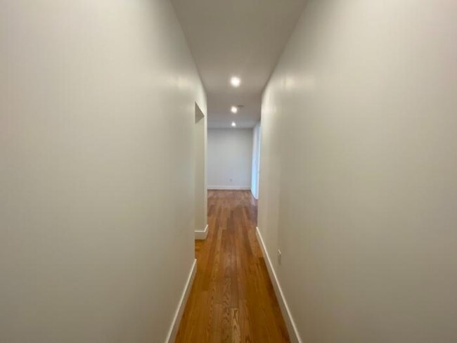 Building Photo - 2 bedroom in BRONX NY 10457