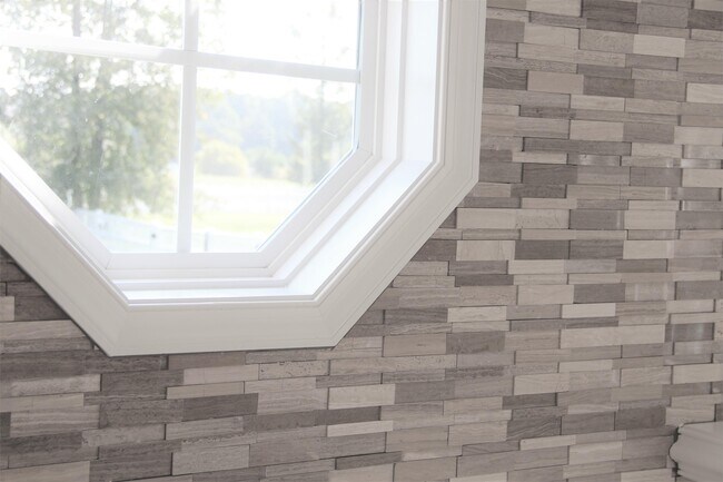 Building Photo - 107 Enchanted Way