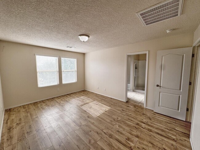 Building Photo - 11019 Marina Gate Trail NE