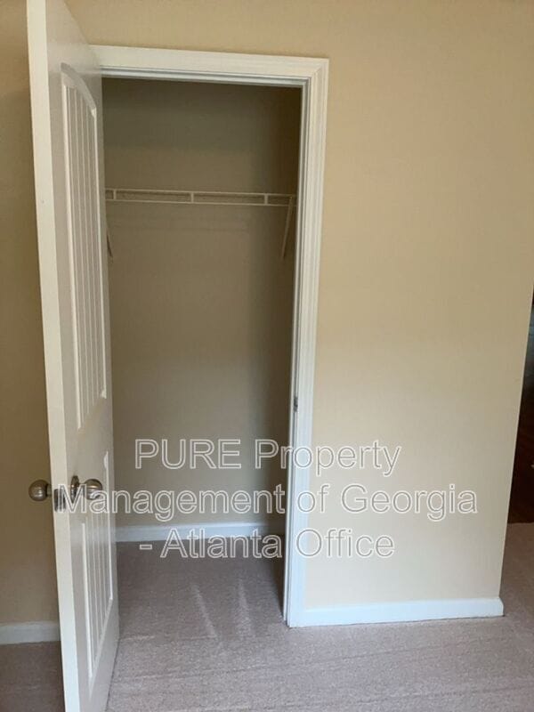 Building Photo - 160 Pine Ridge Rd