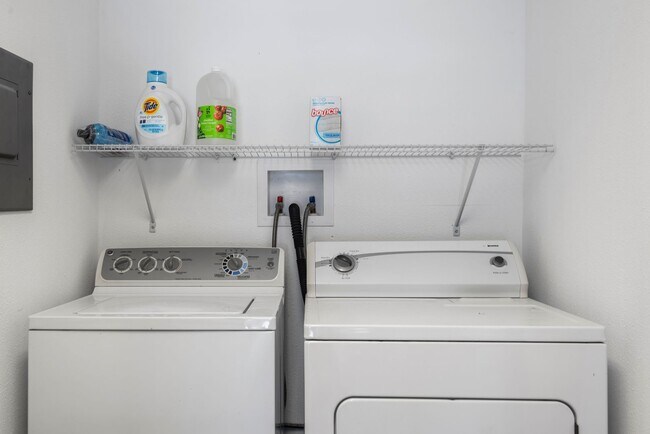 Building Photo - 1158 7th St S