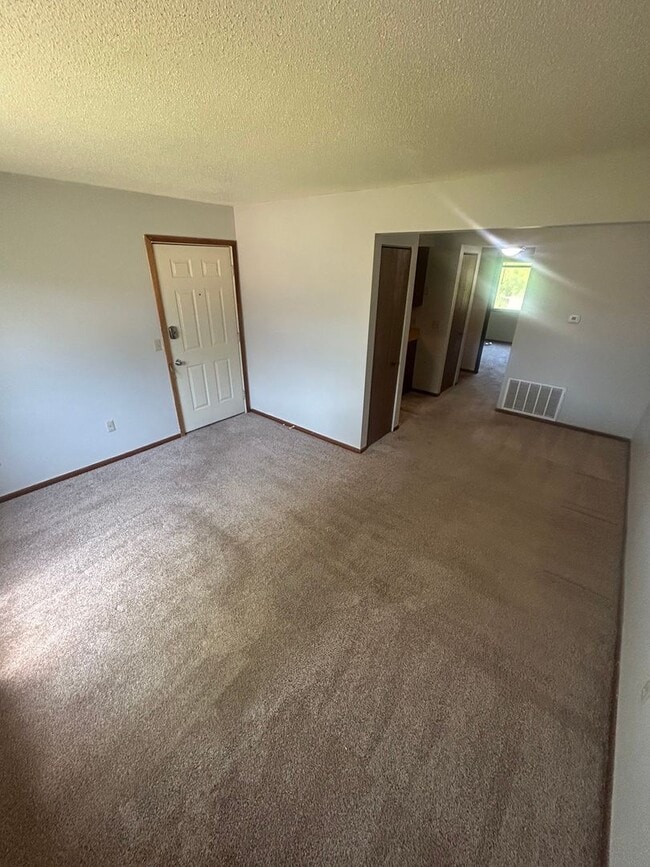 Building Photo - New one bedroom apartment in Butler!