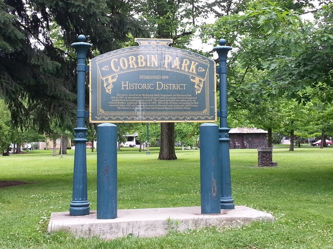 Building Photo - BU724