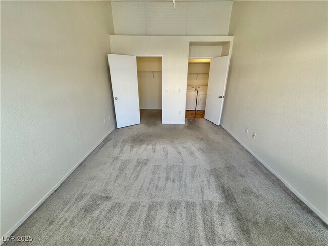 Building Photo - 5415 W Harmon Ave