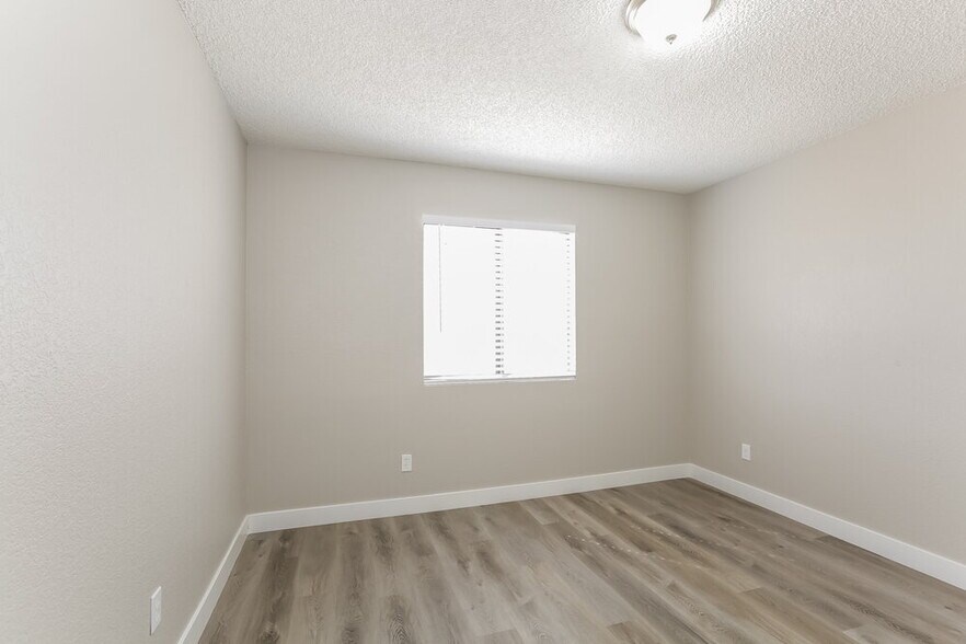 Building Photo - 7761 Success Ct