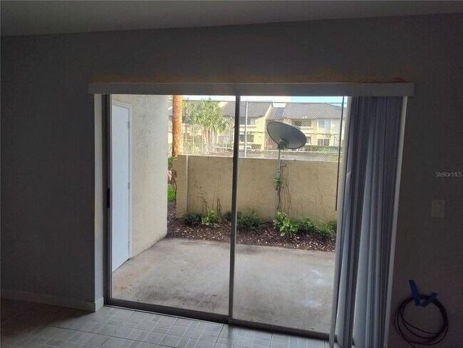 Building Photo - 1 Bedroom 1st Floor Del Rey Condo with new...