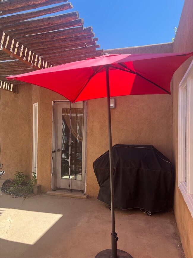 Building Photo - 3105 Camino Caballete NW