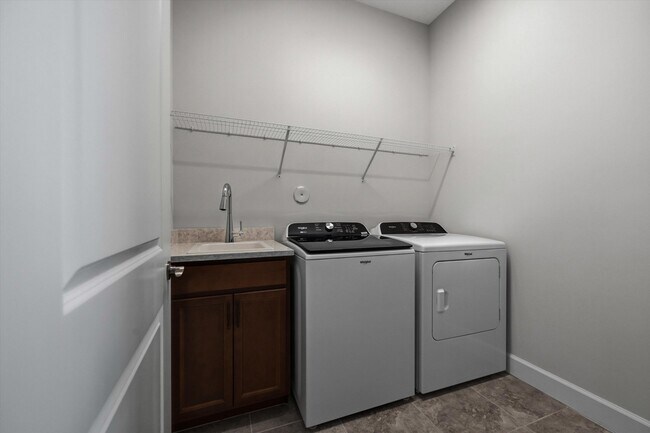 Building Photo - 14971 RedCove Pl