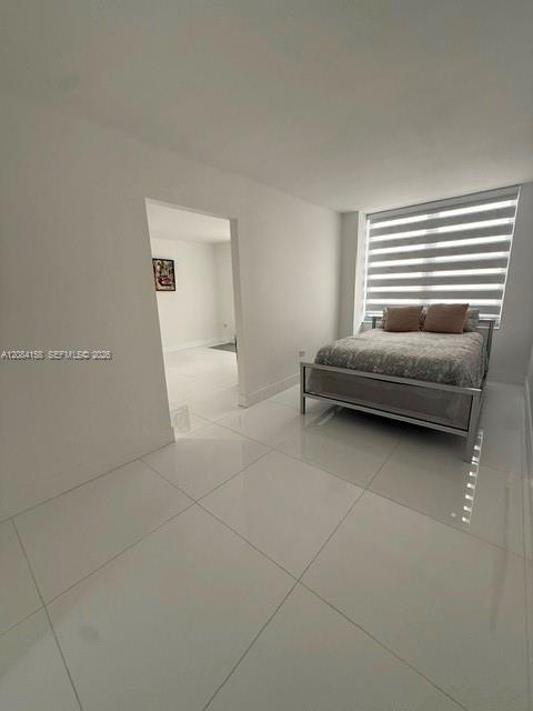 Building Photo - 5555 Collins Ave