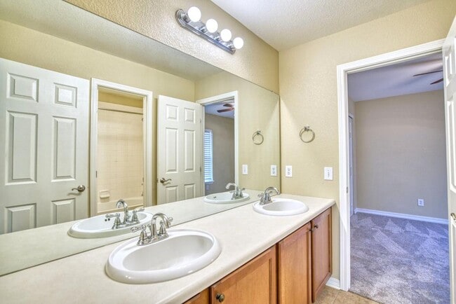 Building Photo - 2370 Windmill Dr