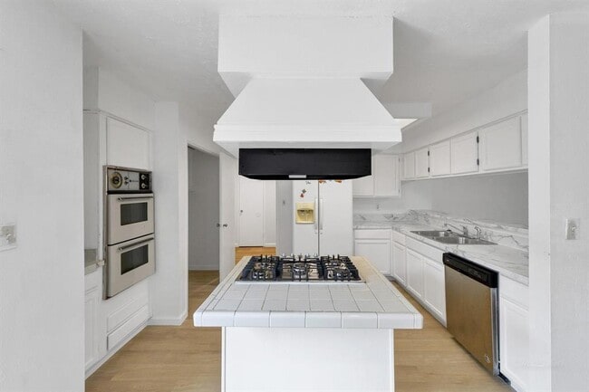 Building Photo - 11019 Willwood Dr