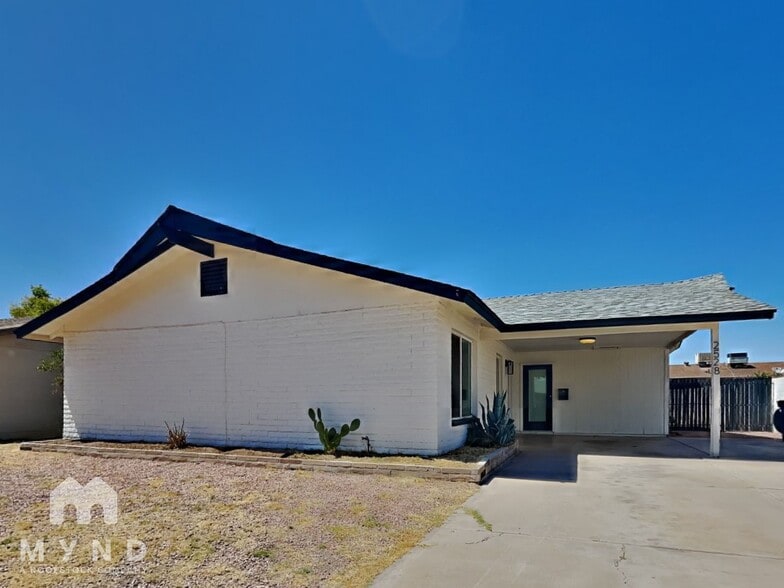 Primary Photo - 2528 E Hermosa Dr