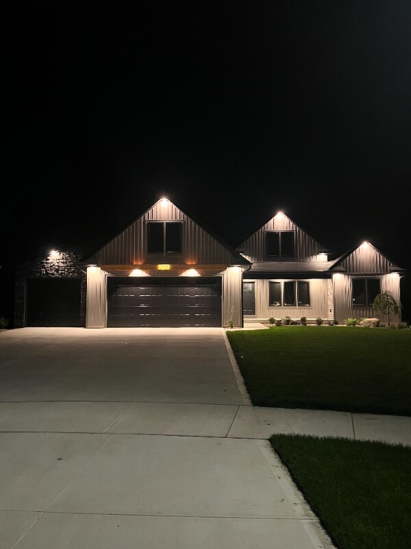 Building Photo - 7277 Yellowstone Dr