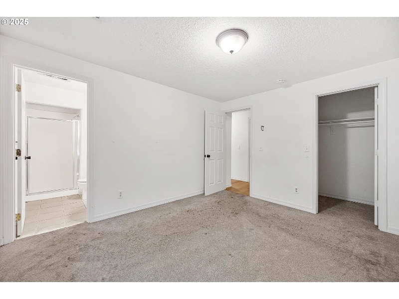 Building Photo - 6060 SW 170th Ave