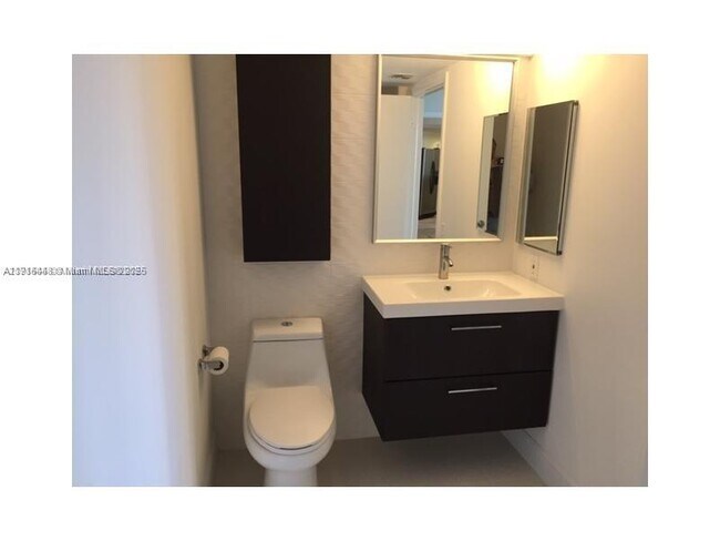 Building Photo - 701 Brickell Key Blvd