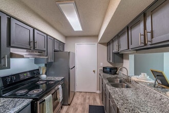 Building Photo - Village Station