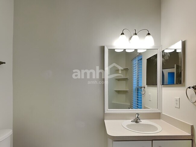 Building Photo - 3533 SW Viceroy St