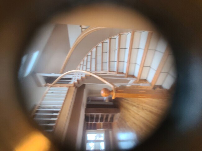 Building Photo - 630 Whitney Ave