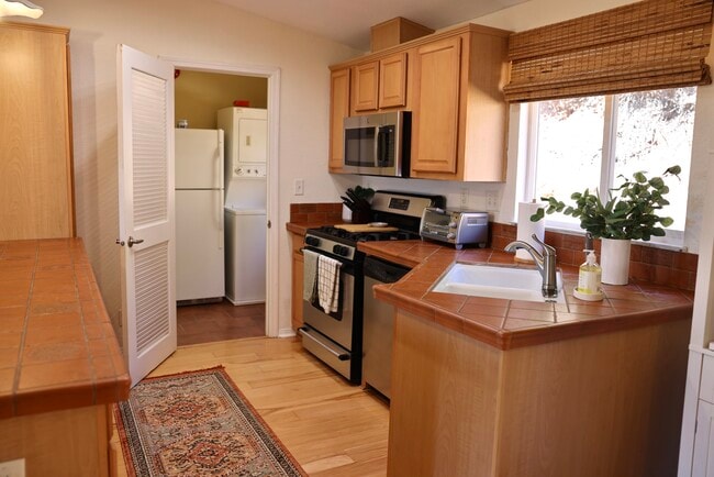 Building Photo - 11611 Alps Way