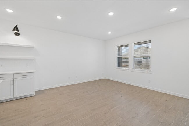 Building Photo - 8434 Tranquil Bay Ct