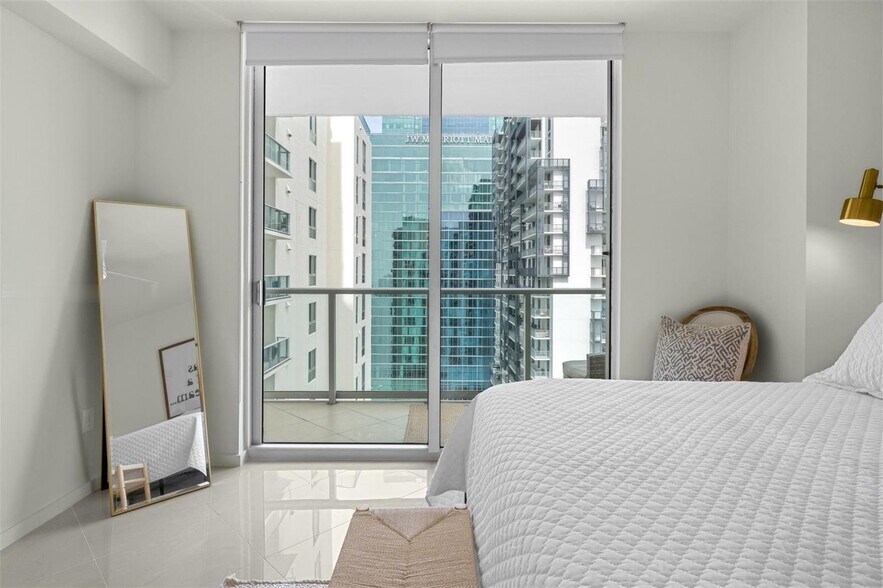 Building Photo - 300 S Biscayne Blvd