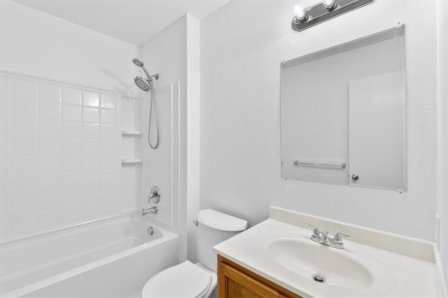 Building Photo - 1009 Shelborn Dr